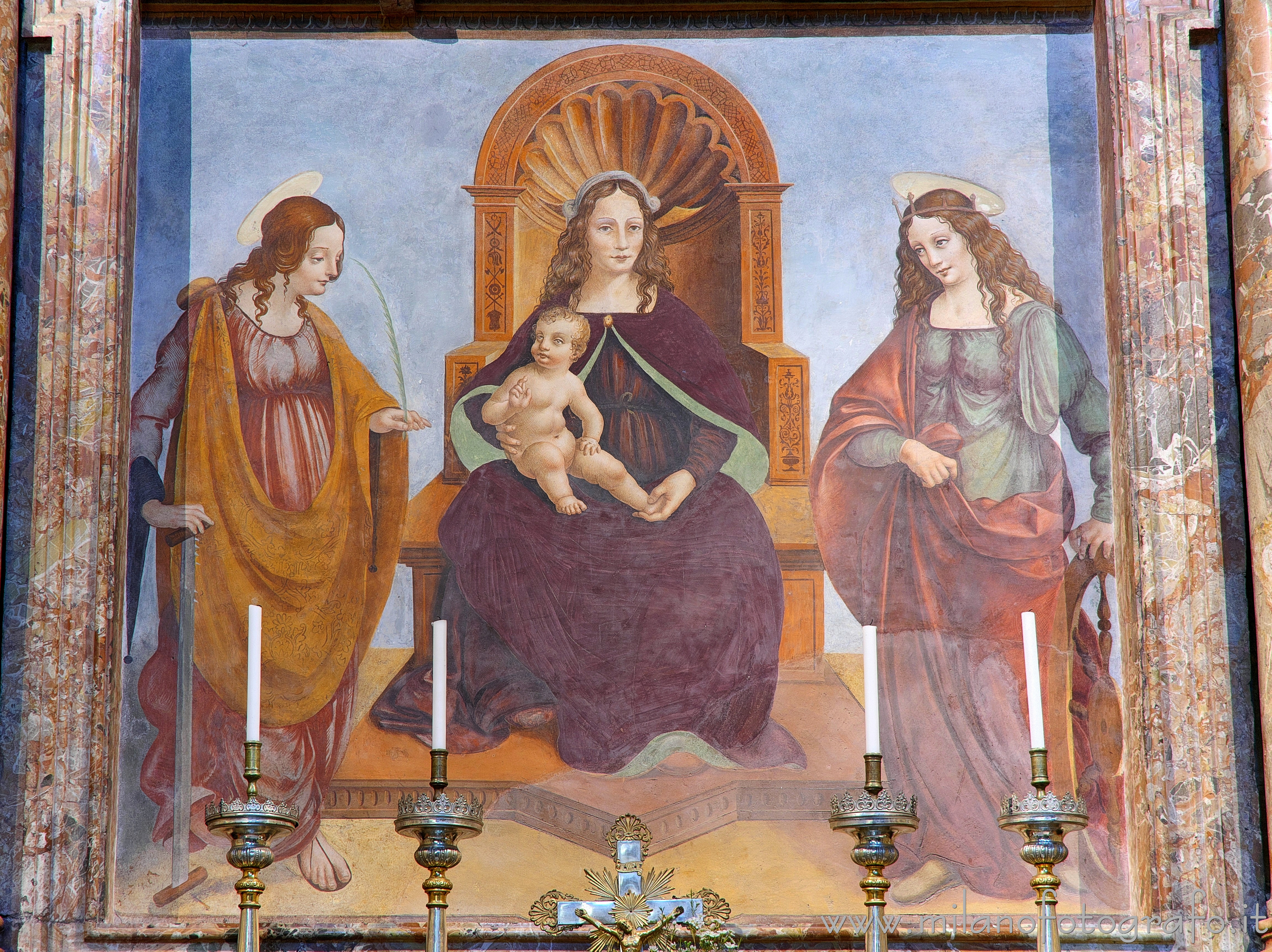 Oggiono (Lecco) - Madonna con Bambino e sante di Marco d'Oggiono nella Chiesa di Sant'Eufemia